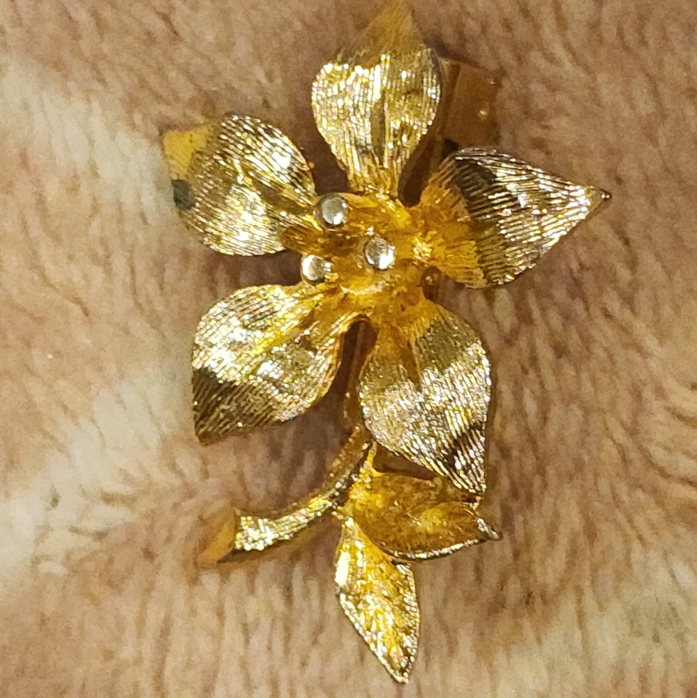 Gold Floral Brooch